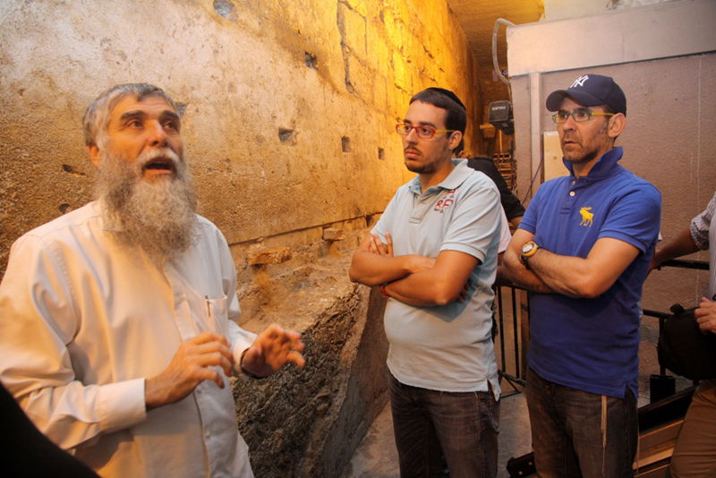 צפו בתמונות: אומנים מתל-אביב דמעו מול הכותל