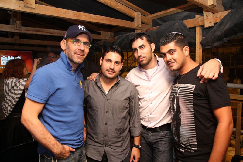 צפו בתמונות: אומנים מתל-אביב דמעו מול הכותל