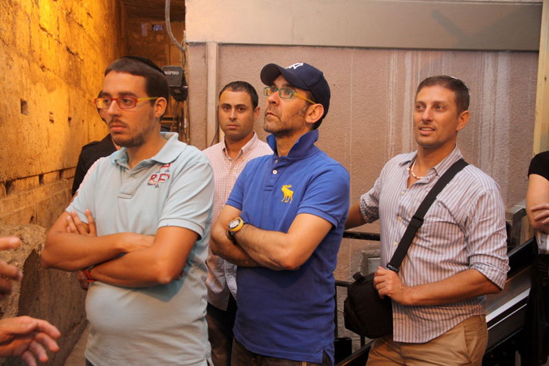 צפו בתמונות: אומנים מתל-אביב דמעו מול הכותל