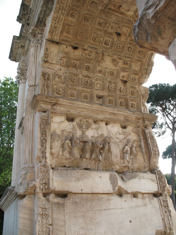 "כאן מחביאים הרומאים את כלי המקדש האבודים של היהודים"