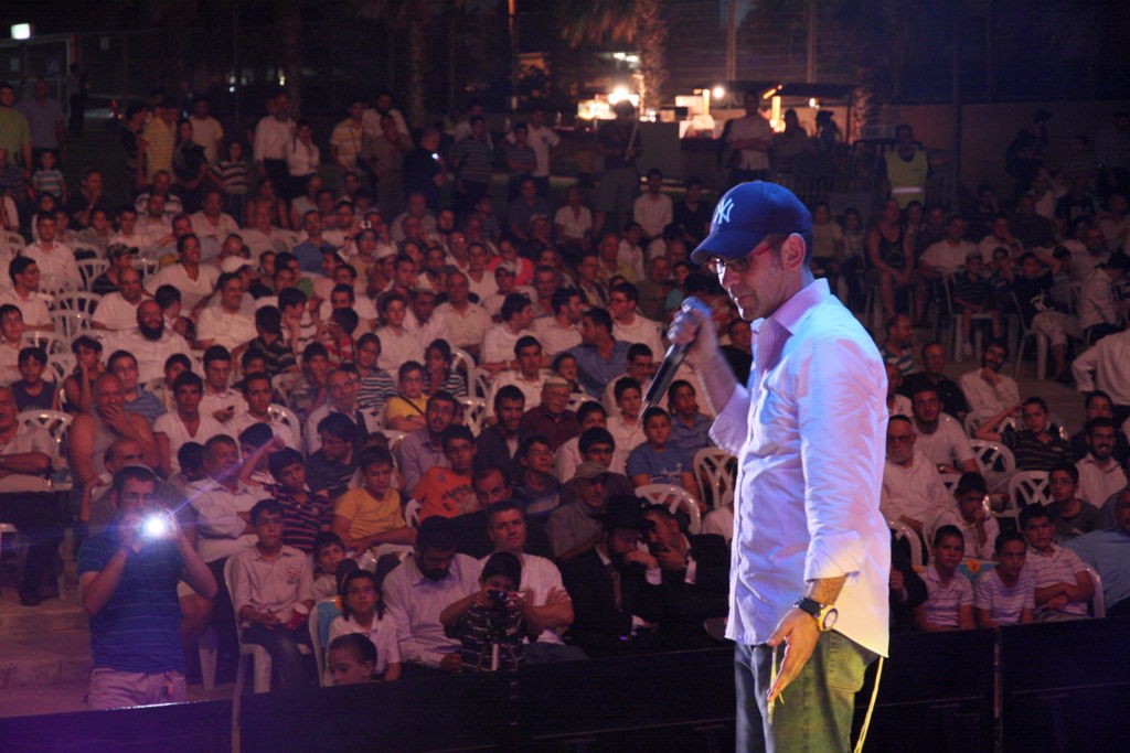 גלריה לוהטת: יא בא ye נחשפת לראשונה