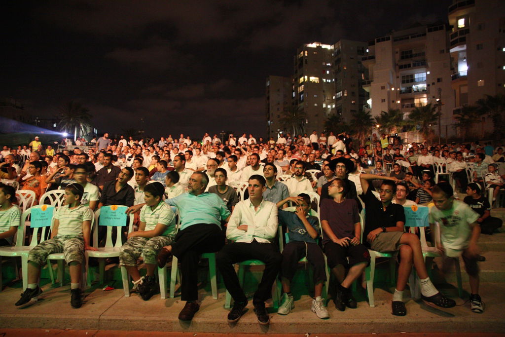 גלריה לוהטת: יא בא ye נחשפת לראשונה