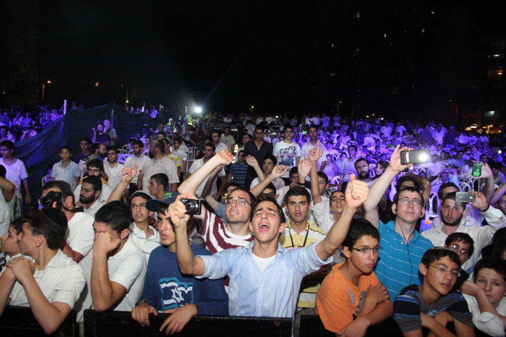 גלריה לוהטת: יא בא ye נחשפת לראשונה