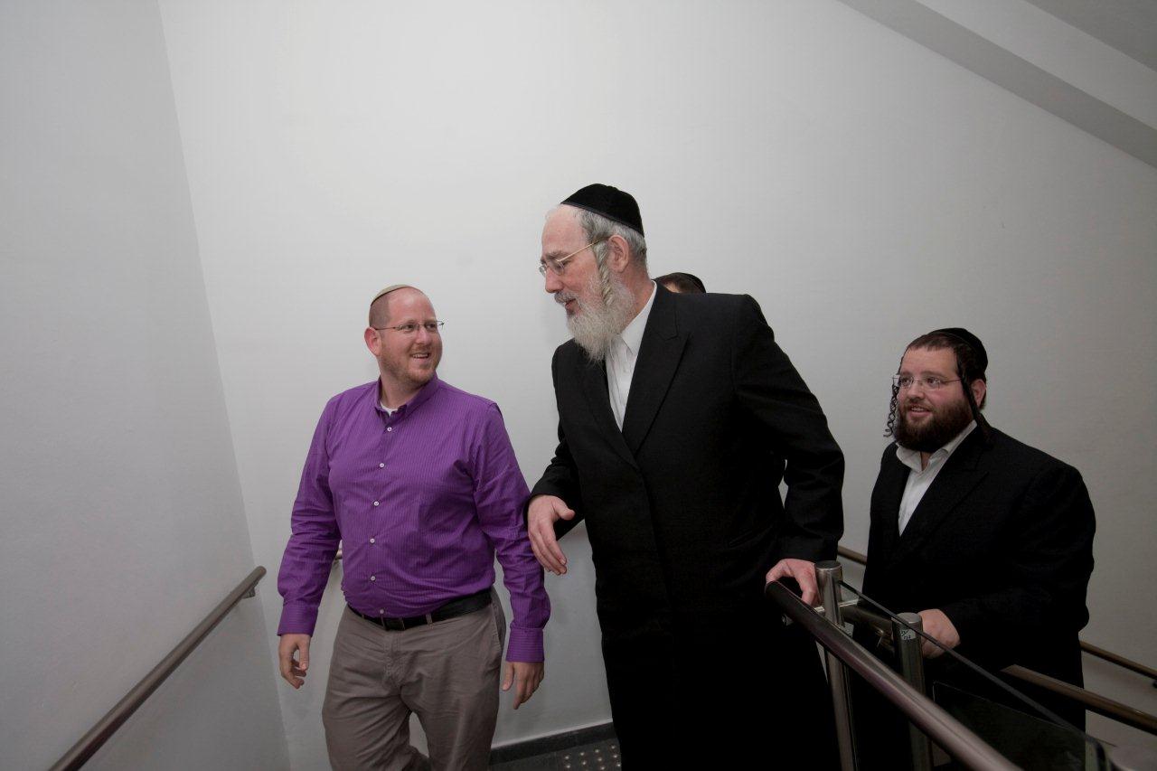 הנוסע החרדי הראשון ברכבת הקלה