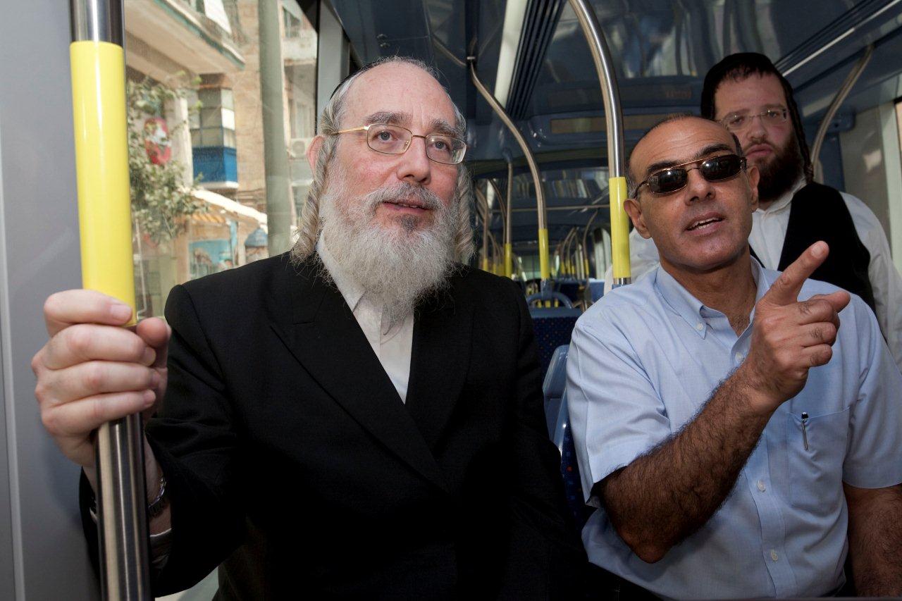 הנוסע החרדי הראשון ברכבת הקלה