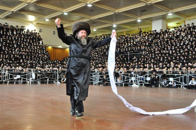 לפנות בוקר: מצווה טאנץ ברחסמטריווקא