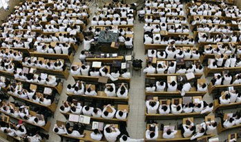 החופש של תלמידי הישיבות: "הבחורים לא נוסעים הביתה"