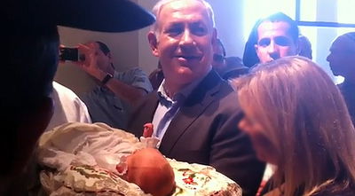 שעות לאחר הפיגוע: נתניהו השתתף בברית לנכדו החרדי