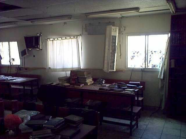 'שמענו בום אדיר. אנשים נפלו על הריצפה, הכל היה מלא עשן'