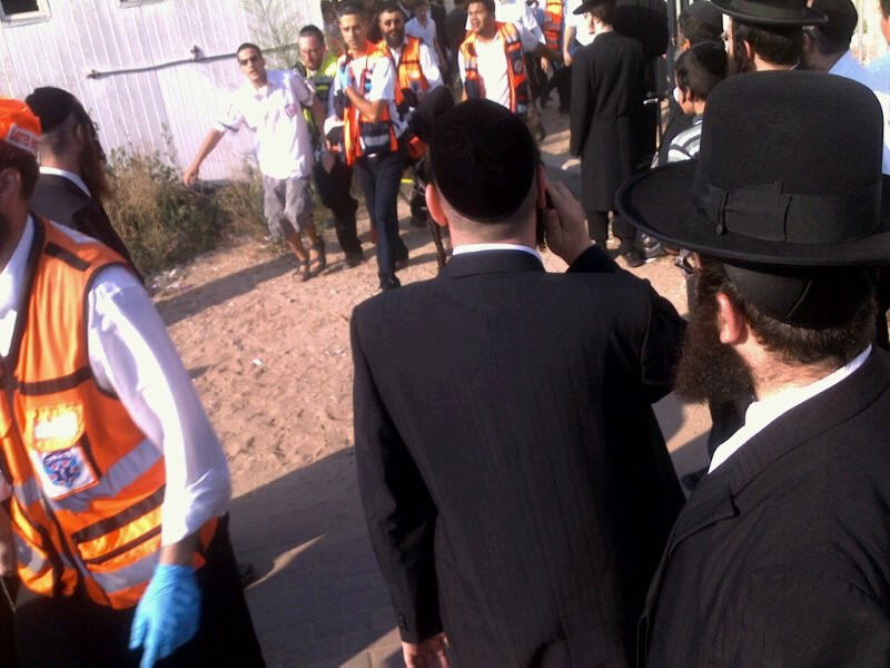 'שמענו בום אדיר. אנשים נפלו על הריצפה, הכל היה מלא עשן'