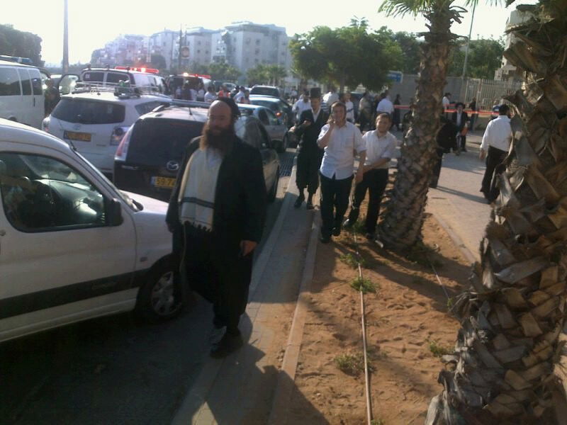 'שמענו בום אדיר. אנשים נפלו על הריצפה, הכל היה מלא עשן'