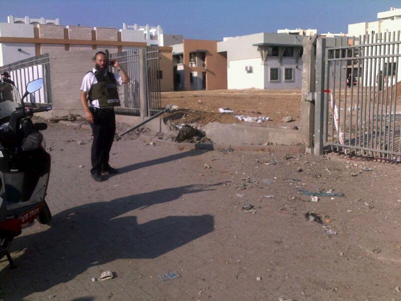 'שמענו בום אדיר. אנשים נפלו על הריצפה, הכל היה מלא עשן'