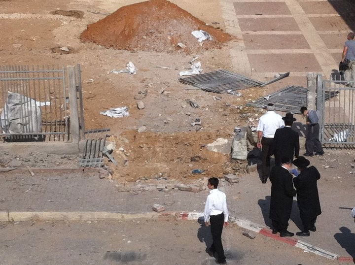 'שמענו בום אדיר. אנשים נפלו על הריצפה, הכל היה מלא עשן'