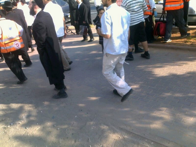 'שמענו בום אדיר. אנשים נפלו על הריצפה, הכל היה מלא עשן'