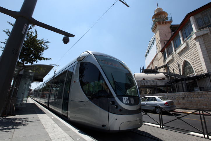 בין הרים ובין סלעים טסה הרכבת: 40,000 ירושלמים הגיעו לנסות
