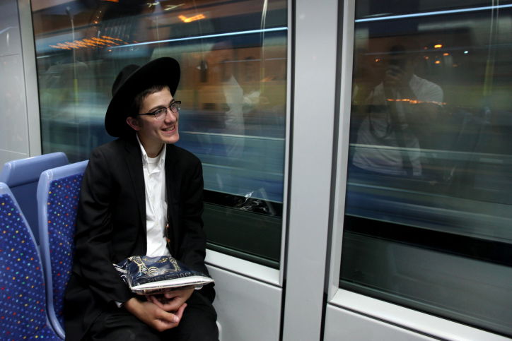 בין הרים ובין סלעים טסה הרכבת: 40,000 ירושלמים הגיעו לנסות