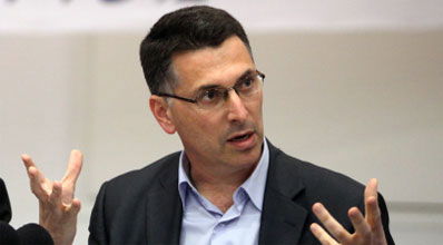 לא מוותר למנהלים. שר החינוך גדעון סער