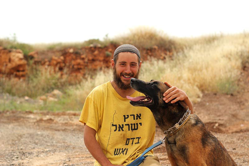 אימת המחבלים: מתנחל דתי שהקים יחידת כלבים מיוחדת