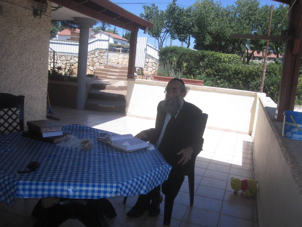 צפו בתמונות: הדאצ'ה של ראש ישיבת פוניבז'