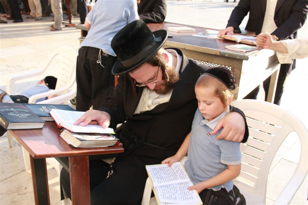 ערב ראש חודש אלול: אלפים בעצרת תפילה בכותל המערבי