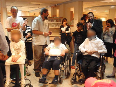 תיעוד: פריד שימח ילדים חולים