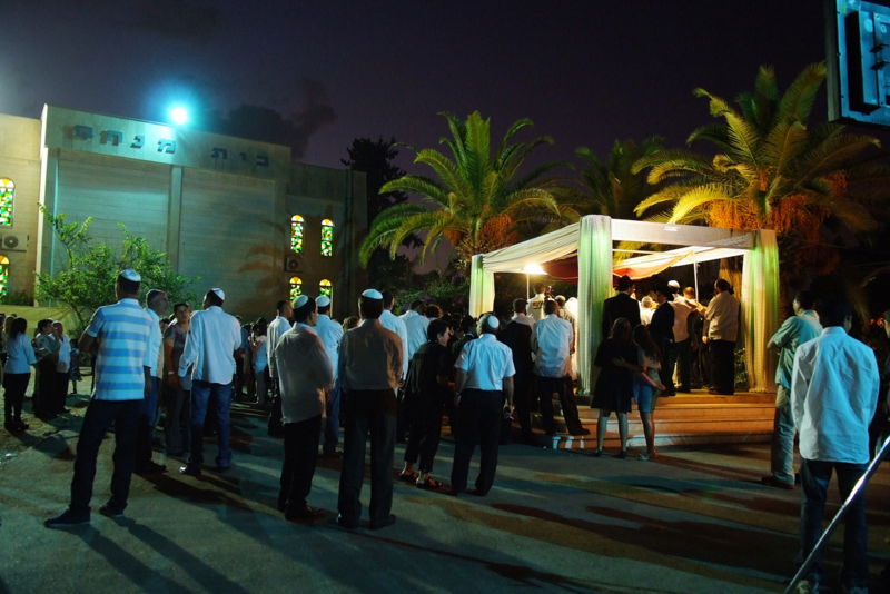 שעות לחתונה: החתן שנתקע בניו-יורק בעקבות הסופה - נחת בארץ