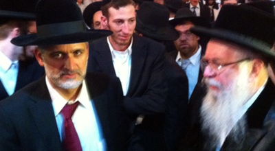 צפו בוידאו: ישי רוקד עם הרבנים