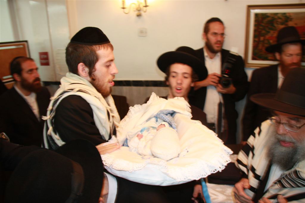 גלריה: ברית לבנו של נין הגרי"ש אלישיב