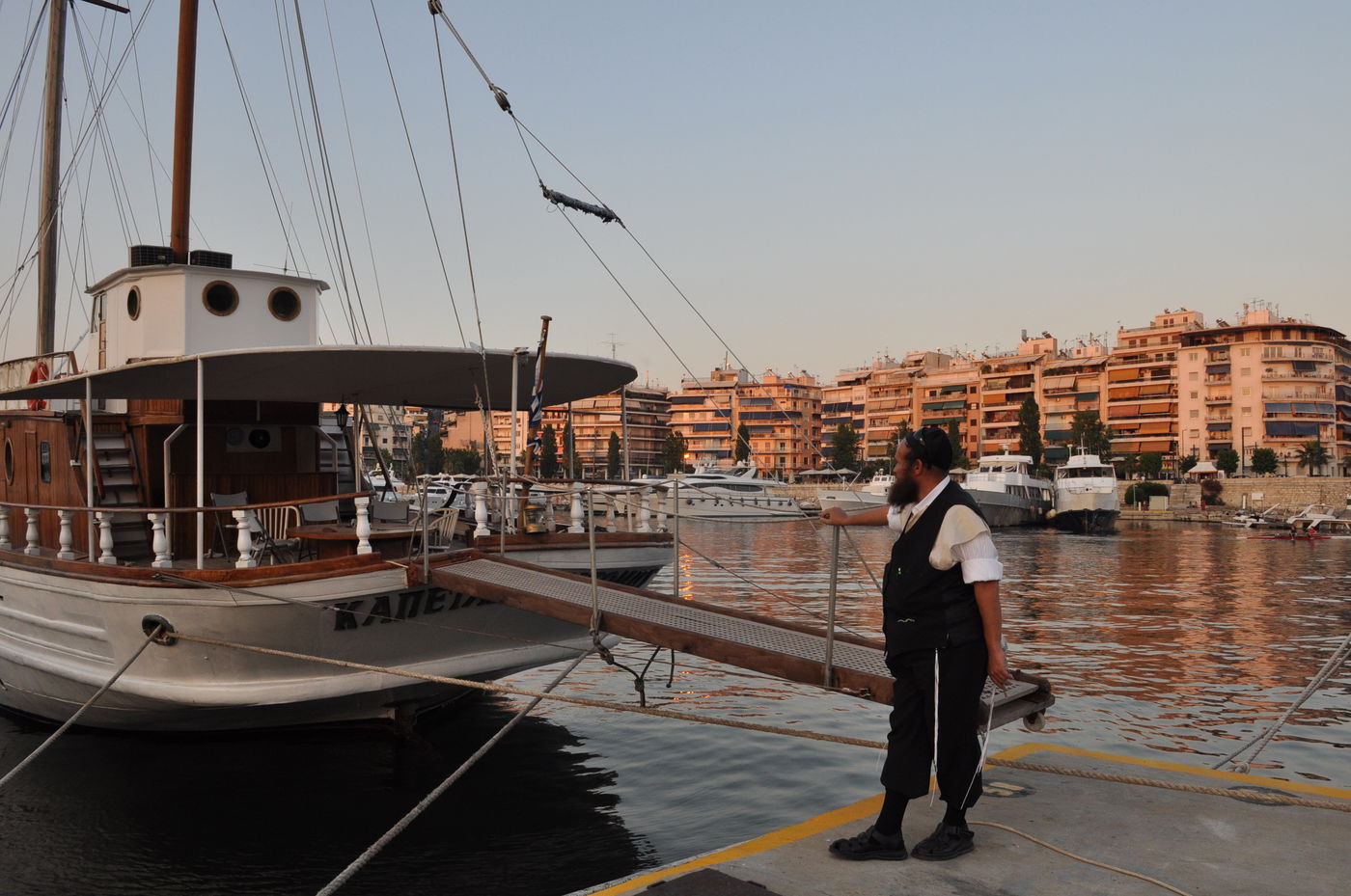 אהרן גרנות נחשף