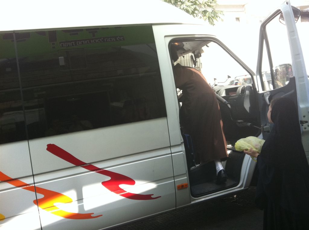 חתונת השנה בנטורי קרתא: החתן בן 16, הכלה ב'שאל'