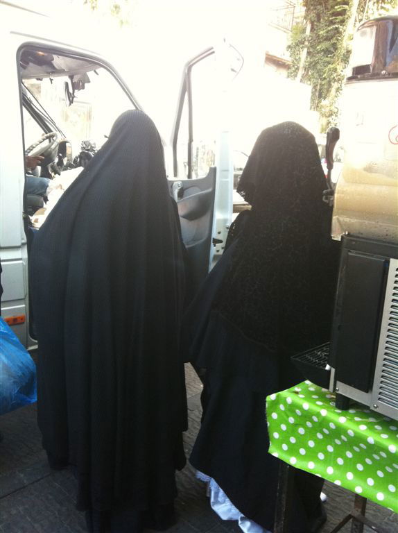 חתונת השנה בנטורי קרתא: החתן בן 16, הכלה ב'שאל'