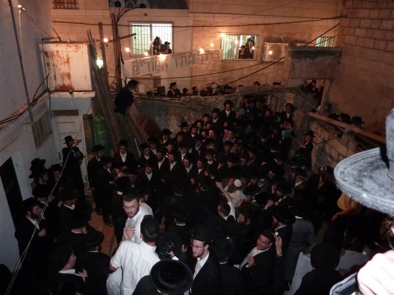 ריקודי שמחה במאה שערים: יואל גולדשטיין חזר הביתה