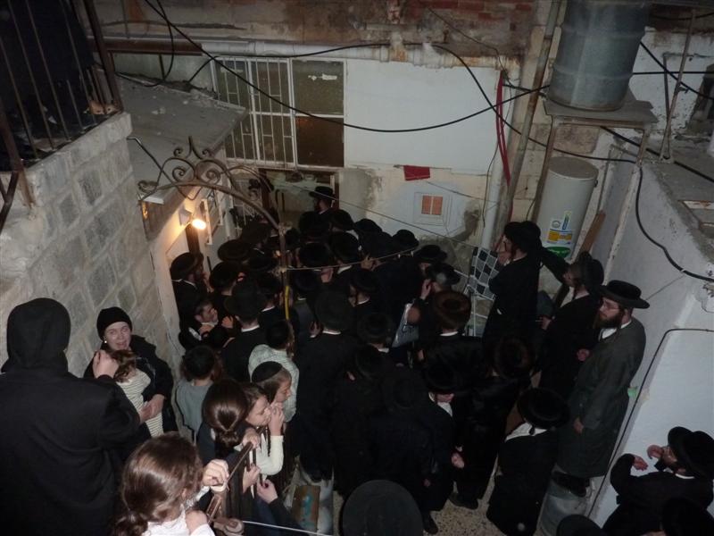 ריקודי שמחה במאה שערים: יואל גולדשטיין חזר הביתה