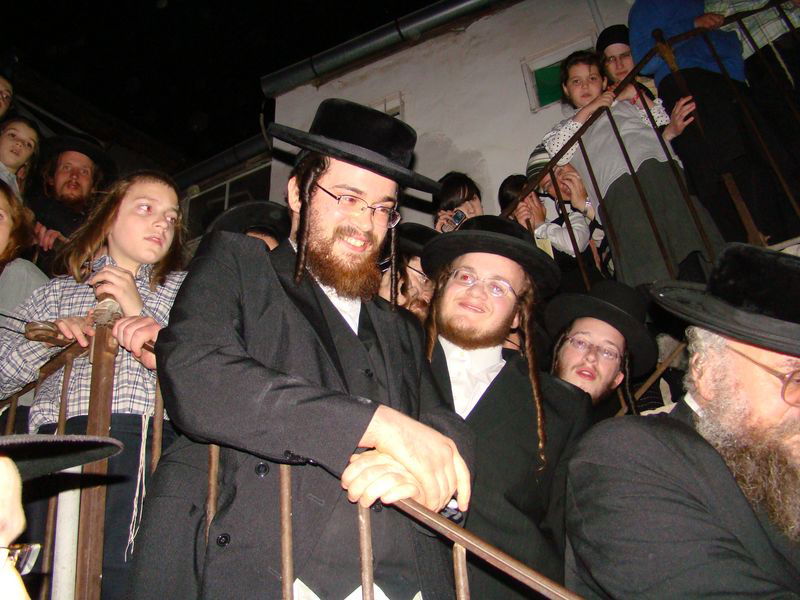 ריקודי שמחה במאה שערים: יואל גולדשטיין חזר הביתה