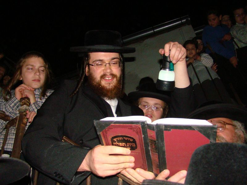 ריקודי שמחה במאה שערים: יואל גולדשטיין חזר הביתה