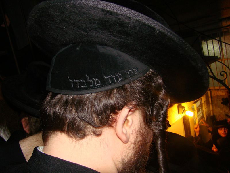 ריקודי שמחה במאה שערים: יואל גולדשטיין חזר הביתה