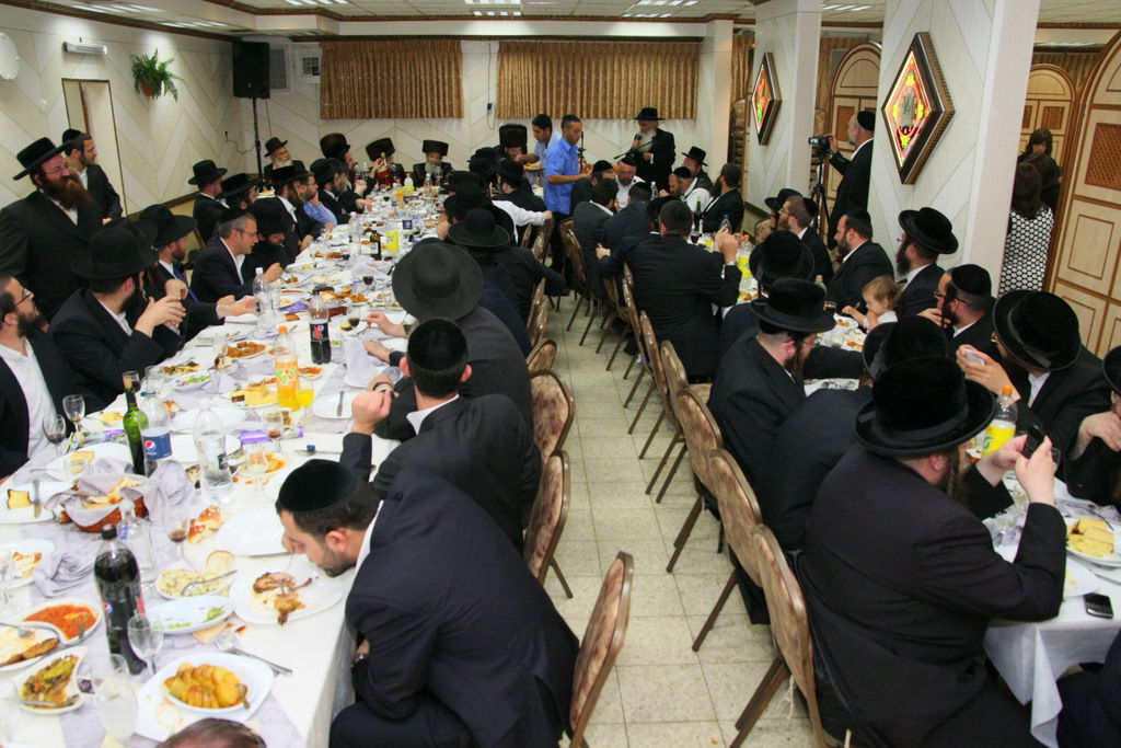 צפו: שבע ברכות שהפך ל"ערב חזנות"