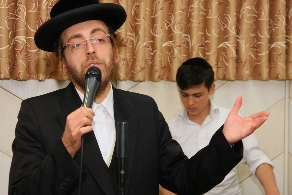 צפו: שבע ברכות שהפך ל"ערב חזנות"