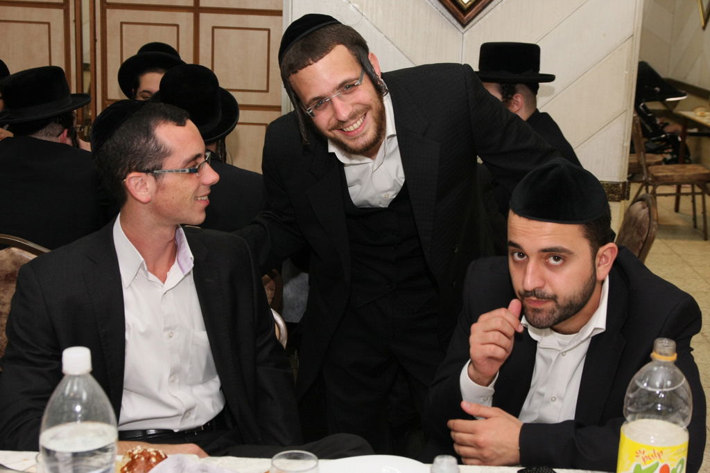 צפו: שבע ברכות שהפך ל"ערב חזנות"