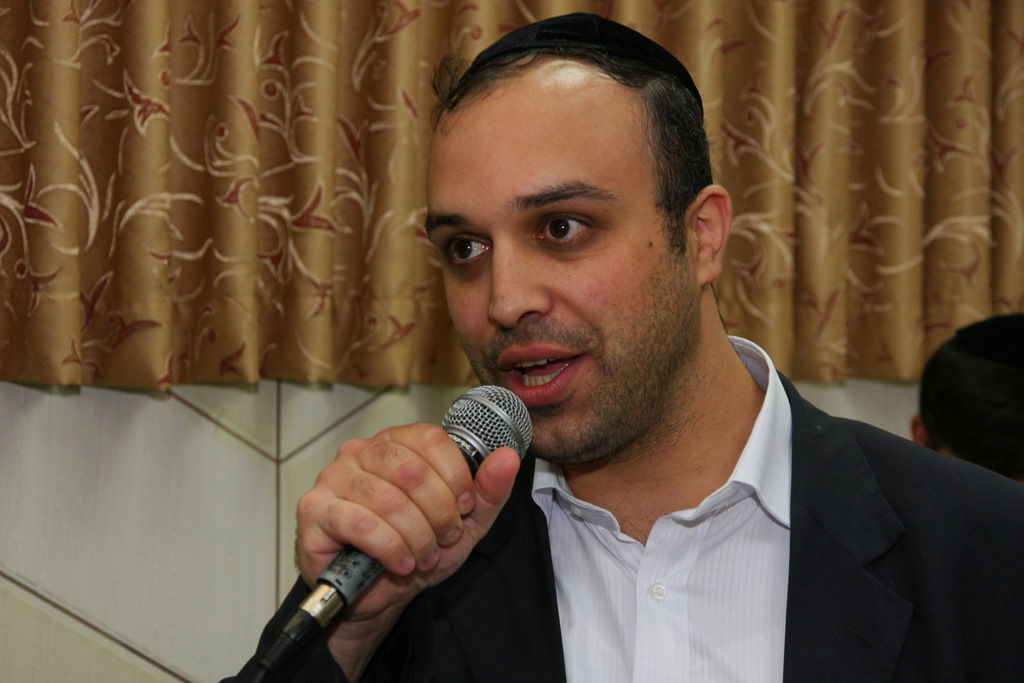 צפו: שבע ברכות שהפך ל"ערב חזנות"