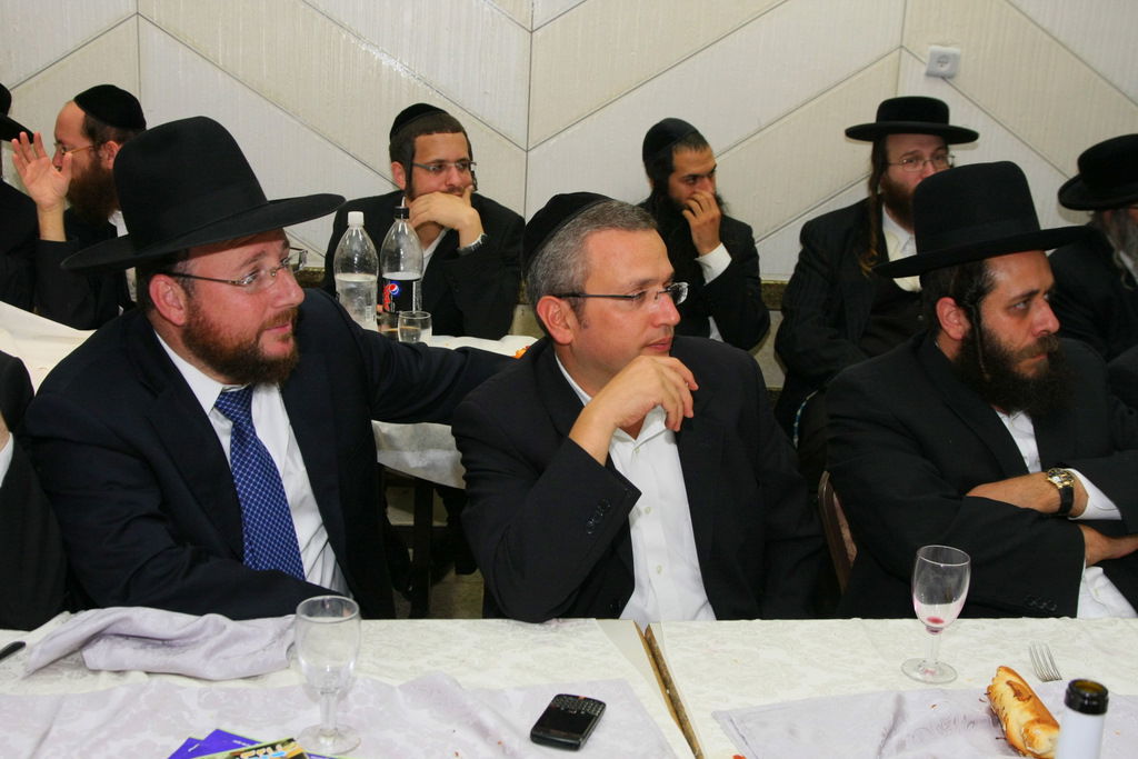 צפו: שבע ברכות שהפך ל"ערב חזנות"