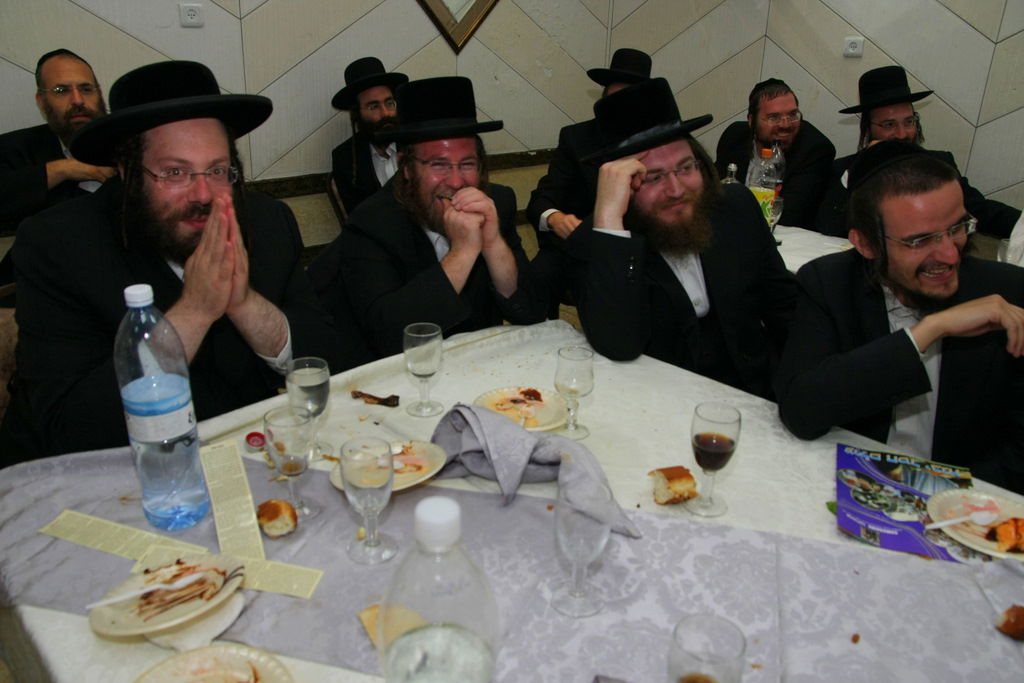 צפו: שבע ברכות שהפך ל"ערב חזנות"