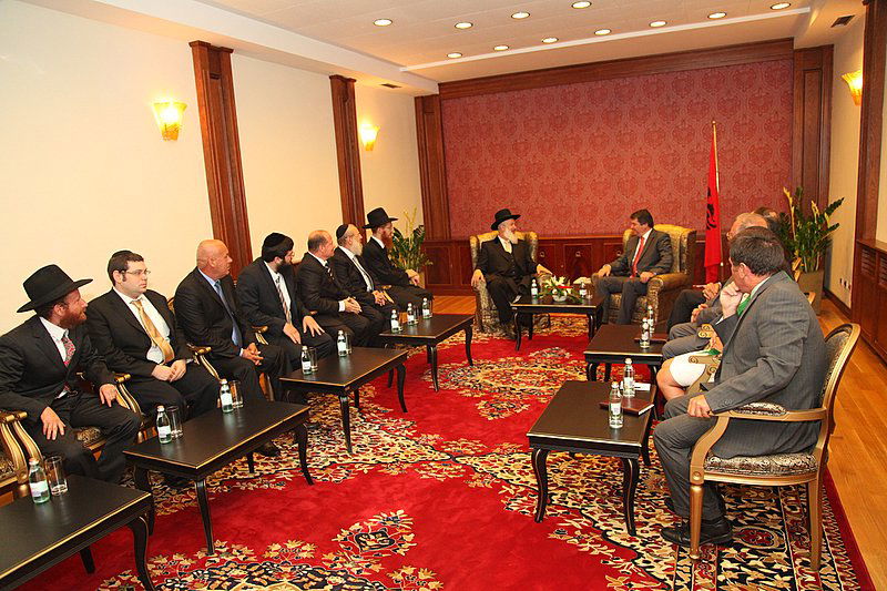 ה'באבא' המוסלמי לרב מצגר: "ארורים ההורגים בשם הדת"