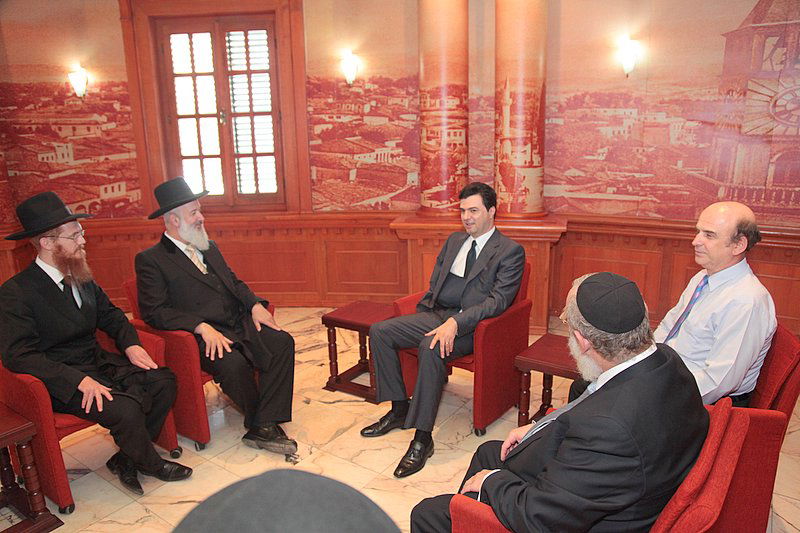 ה'באבא' המוסלמי לרב מצגר: "ארורים ההורגים בשם הדת"