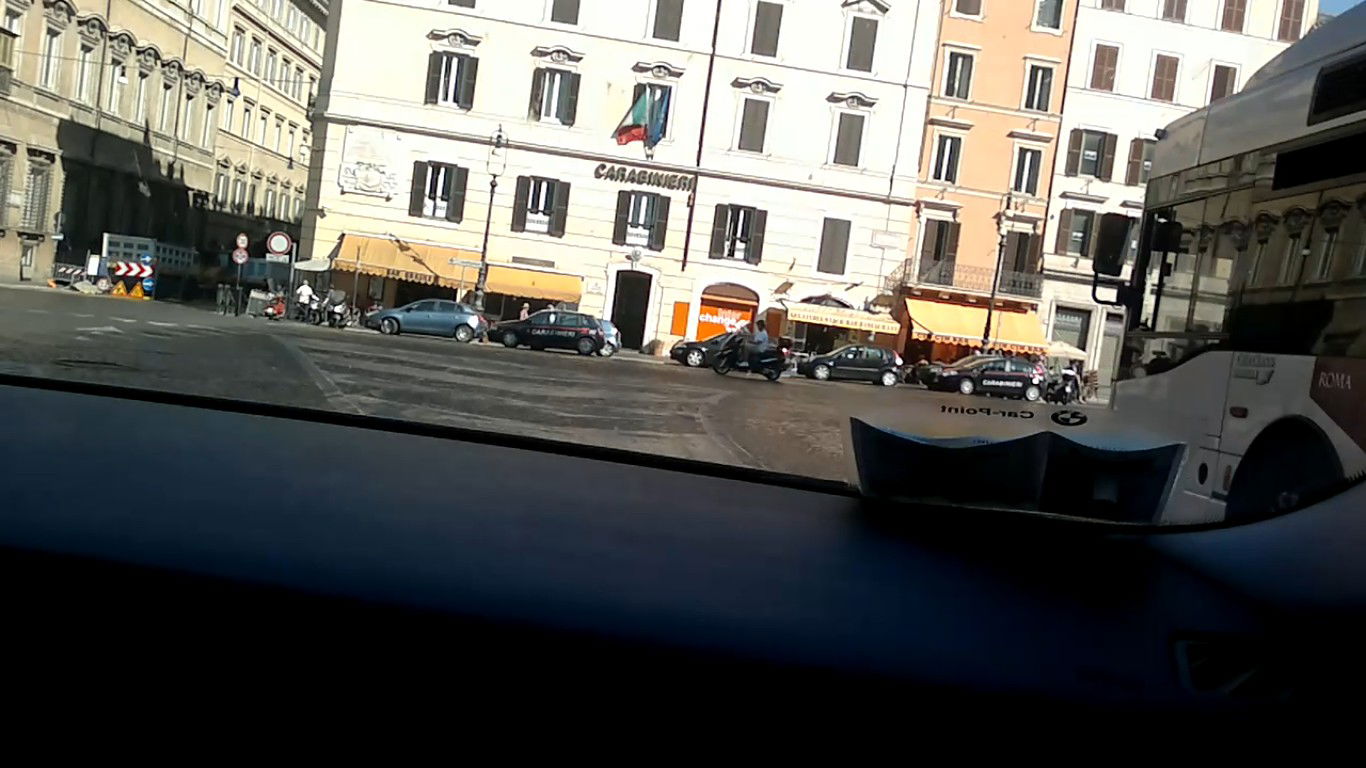 אז של מי הגלריה הכי יפה? אתם תחליטו