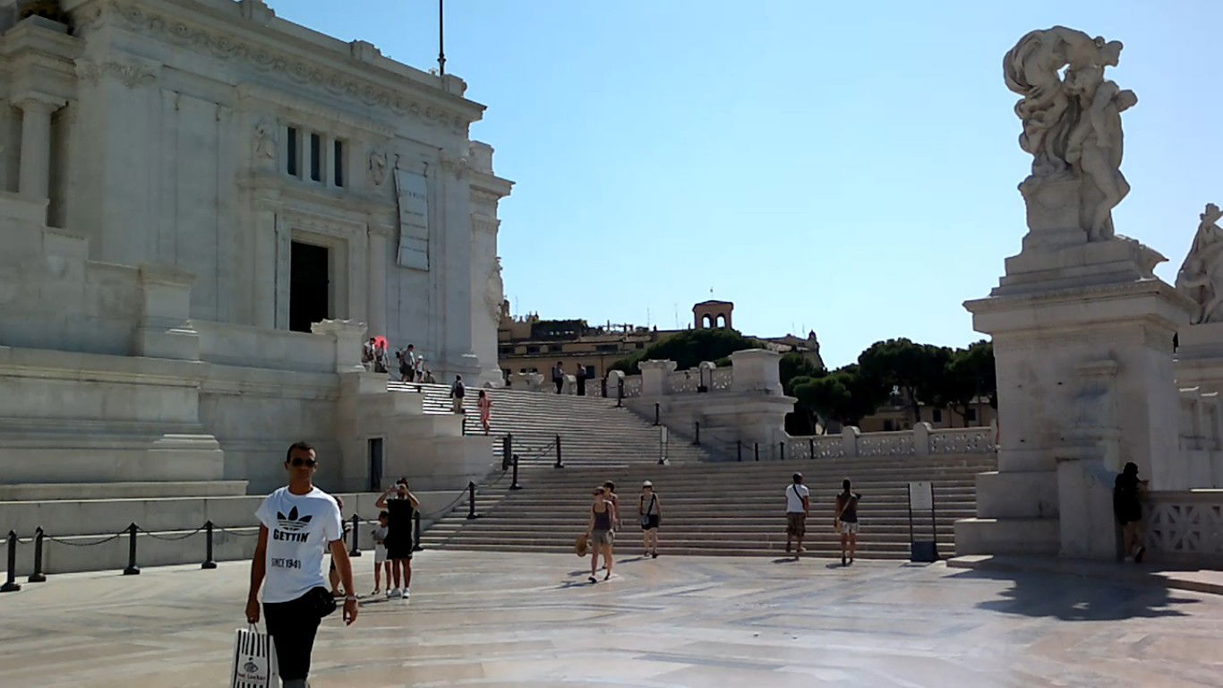 אז של מי הגלריה הכי יפה? אתם תחליטו
