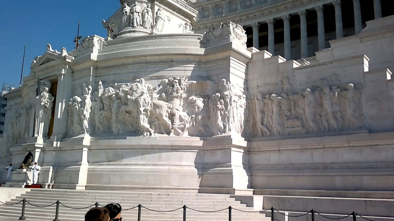 אז של מי הגלריה הכי יפה? אתם תחליטו