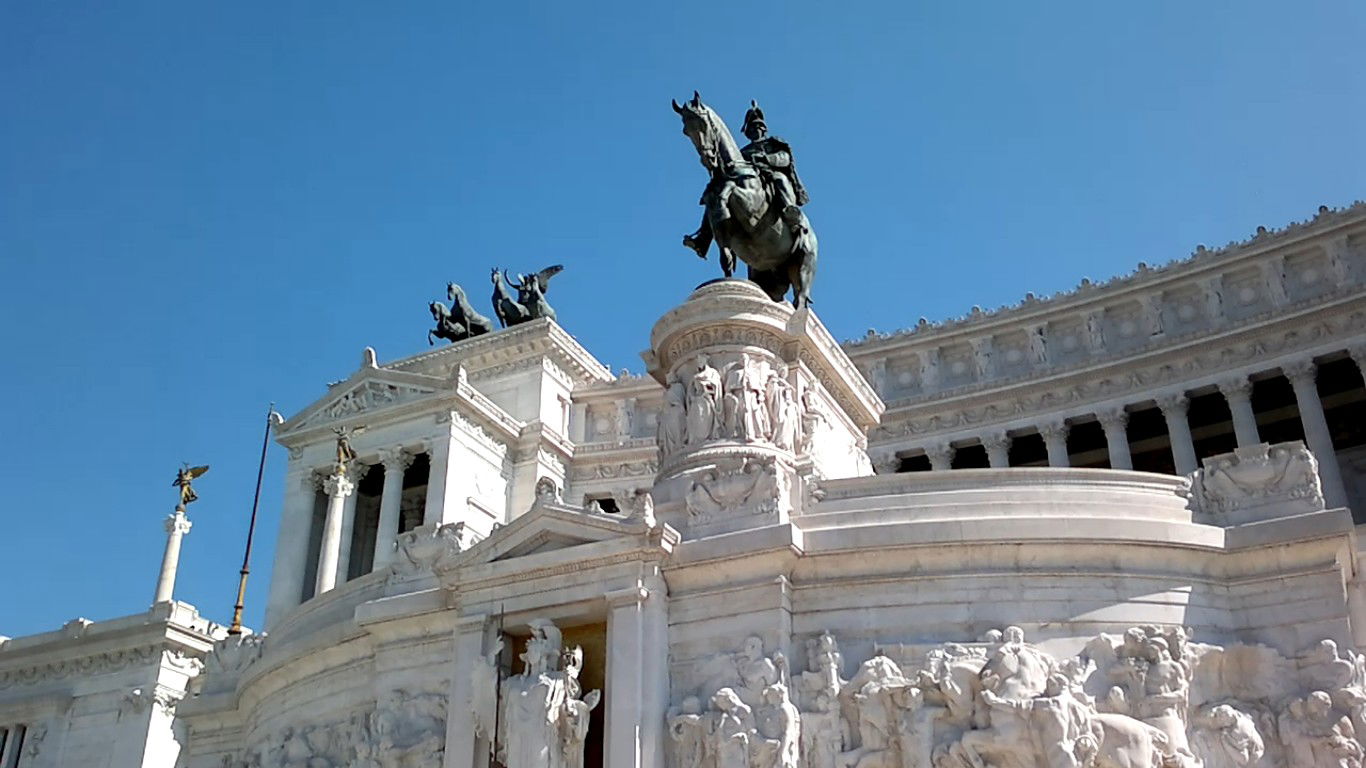 אז של מי הגלריה הכי יפה? אתם תחליטו