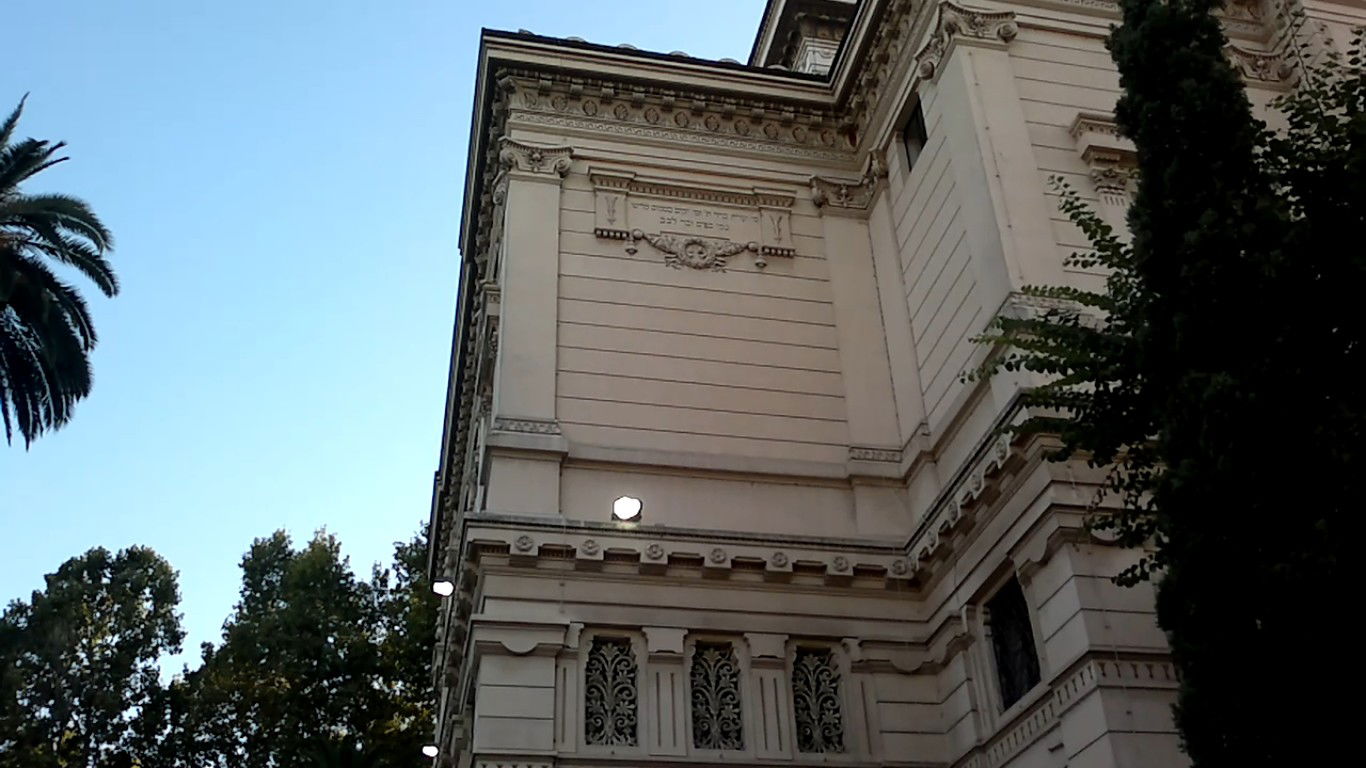 אז של מי הגלריה הכי יפה? אתם תחליטו