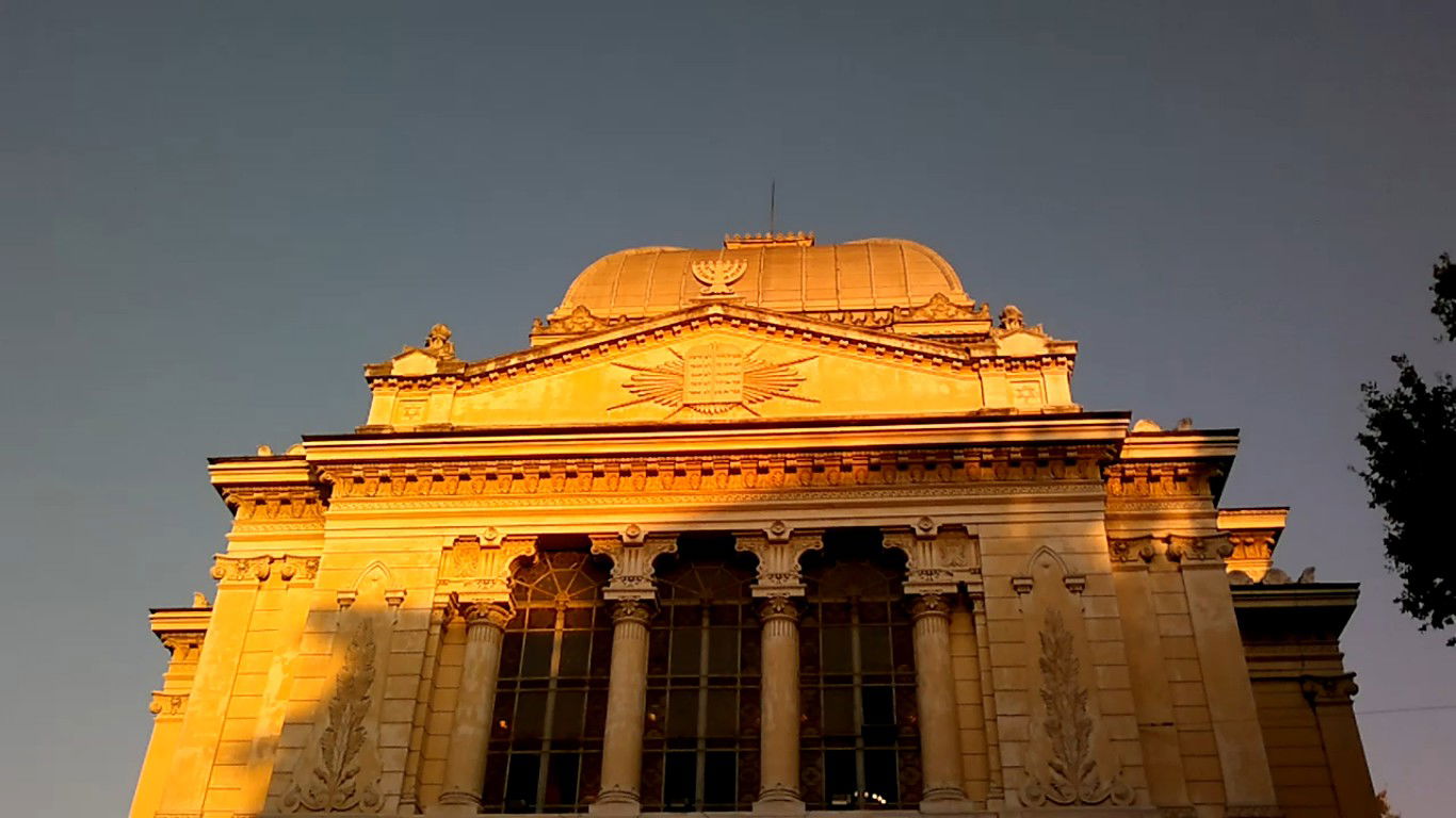 אז של מי הגלריה הכי יפה? אתם תחליטו